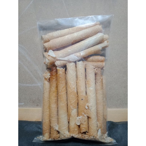 

KUE SEMPRONG ROLL 250 GRAM SEMPRONG WIJEN