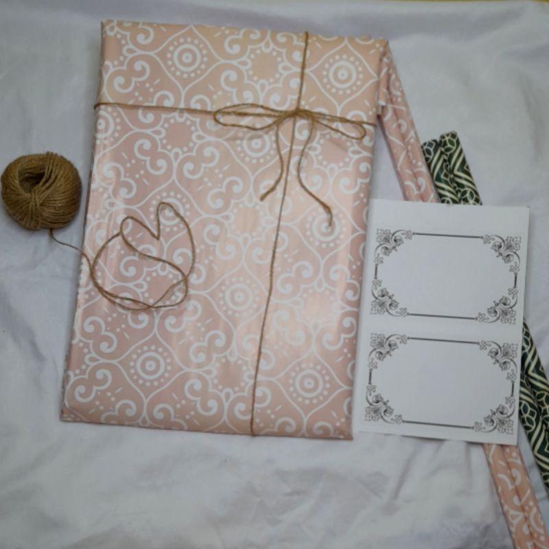 

Jasa Bungkus Kado + Buble Warp Tambahan Free Kartu Ucapan