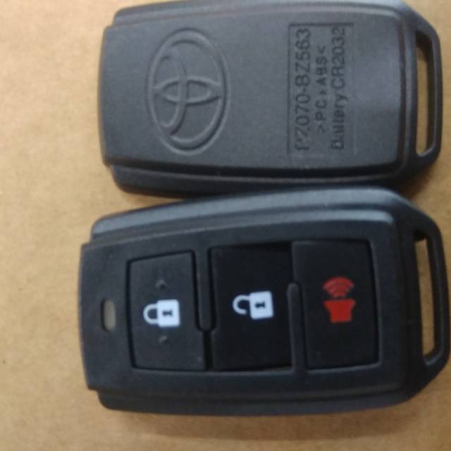 Casing remot alarm mobil Avanza 2012-2016