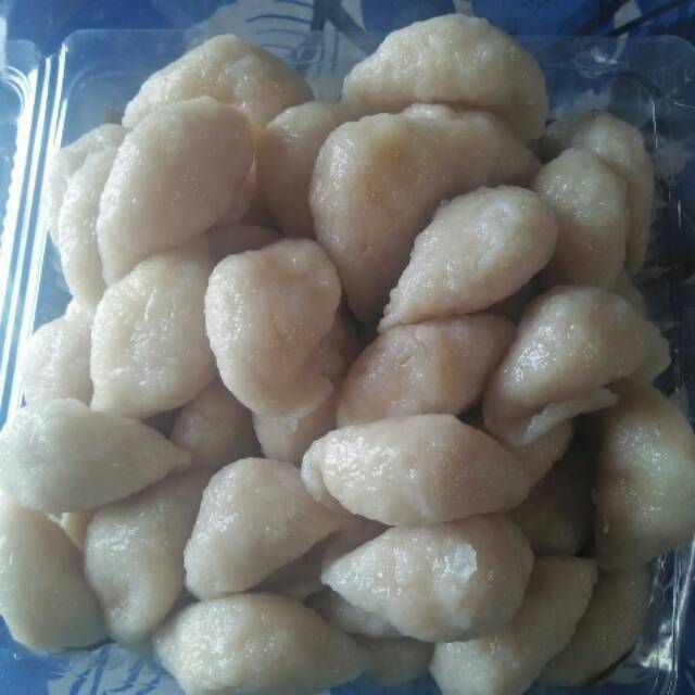 

Pempek adaan lenjer dan telor kecil asli ikan gabus fress bukan pempek beku