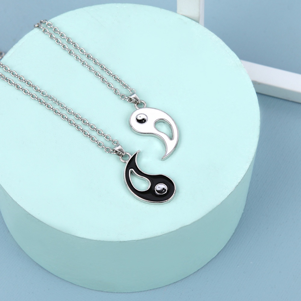 2Pcs/Set Tai Chi Yin Yang Pendant Necklace / Black White Alloy Taiji Charm Choker / Bagua Clavicle Chain Jewelry Accessories Gift