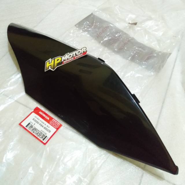 COVER BODY SAMPING KANAN CRF150 HITAM 83550-K84-900ZB COVER BODY KANAN CRF150L HITAM ORIGINAL AHM