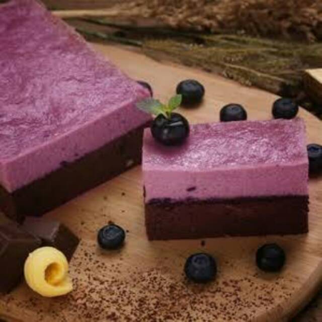 Brownies Amanda Blueberry/Srikaya PandanTiramisu