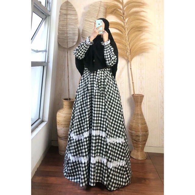 Syahira original set gamis dress syari bergo casual daily homie santai jalan simple kotak hitam puti