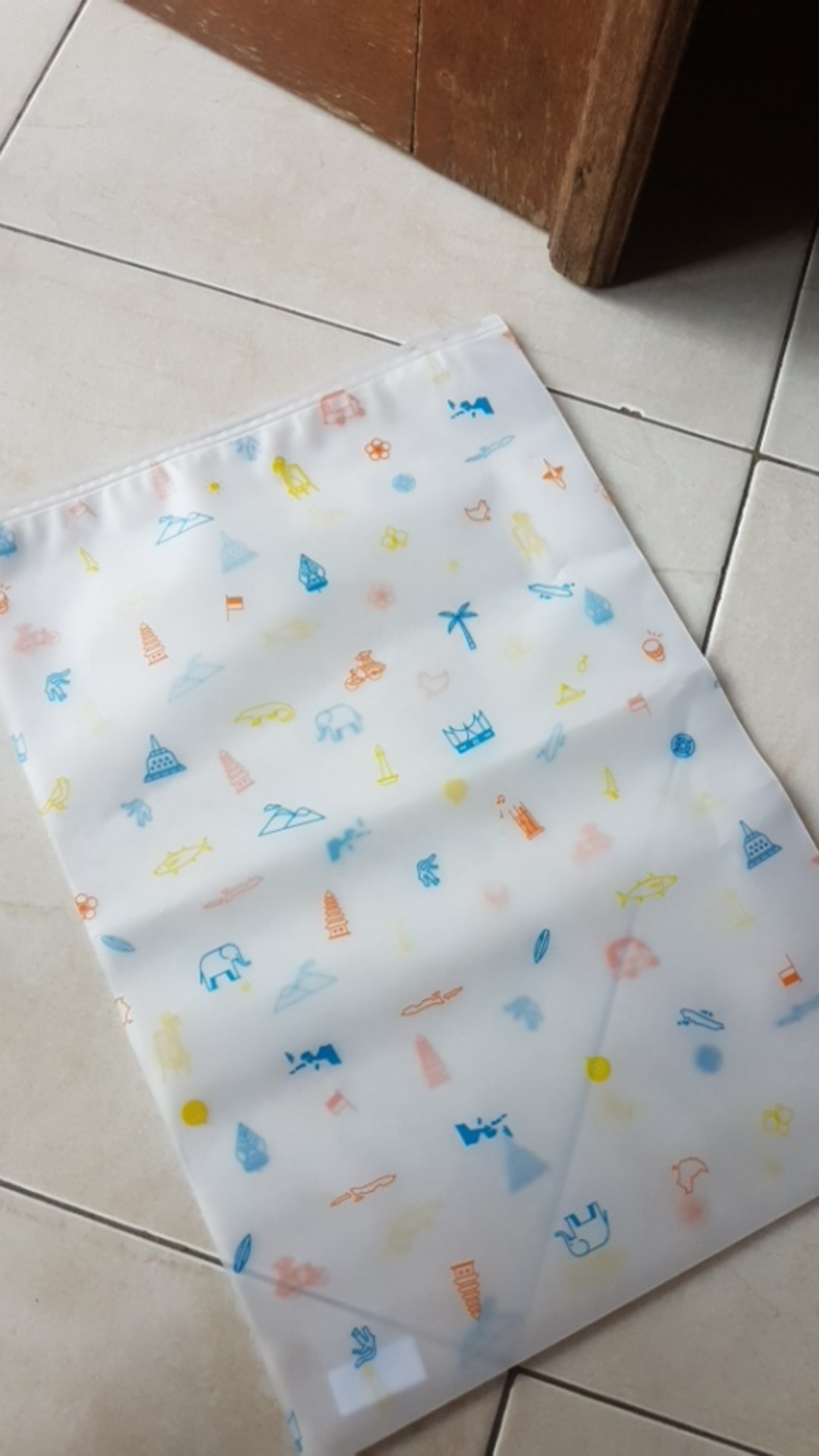 Iconic Indonesia Zipper Storage Bag M 28 X 40 Cm Kantong Kantung Plastik Resleting Motif Tahan Basah