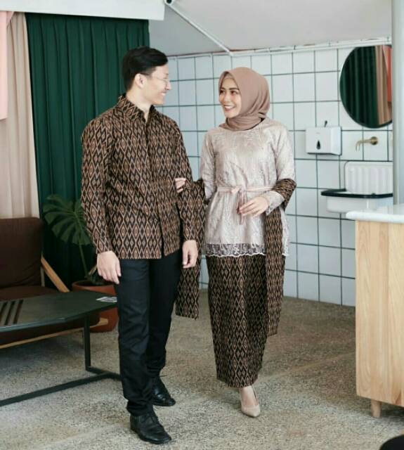 SOLO BATIK Kebaya Couple Akita Payet Free Selendang SOLO Batik Kebaya Couple Denira Payet ceruty