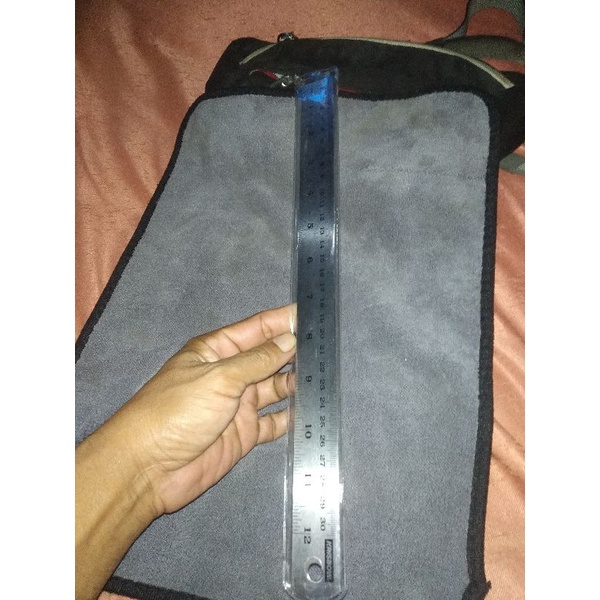 

Penggaris Lurus Krisbow 30 centi Bahan tebal