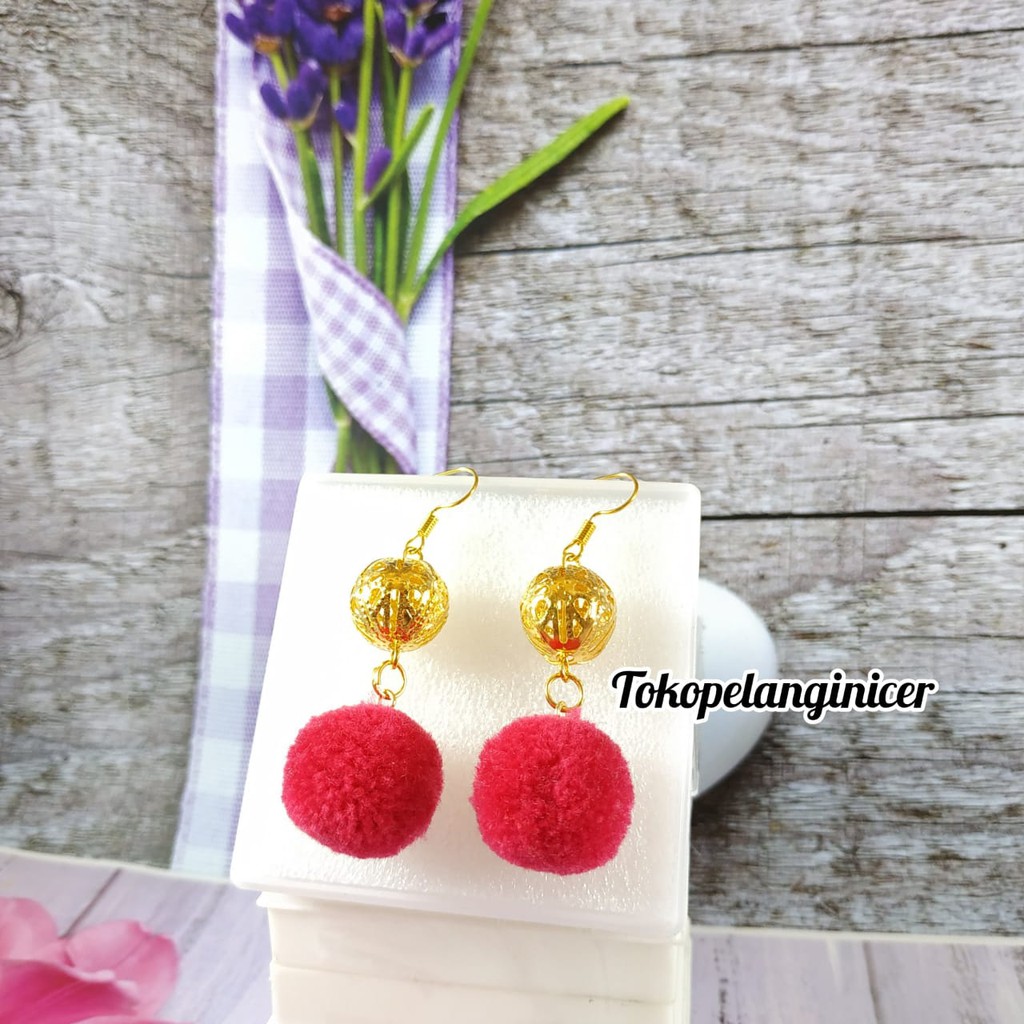 New anting hijab earing pompom /anting korea  Fashion wanita By Tokopelanginicer