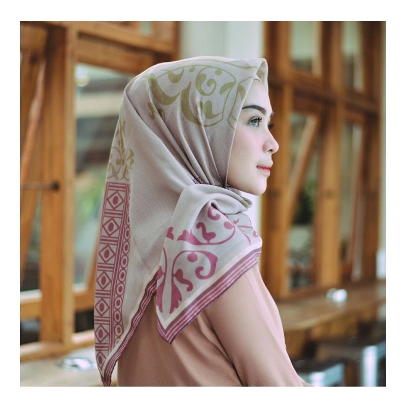 PRELOVED Kiara Scarf by Louisaluna