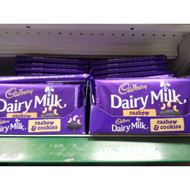 

CADBURY DAILY MILK Cashew & cookies 165gram. 1 paket muat 6 pcs