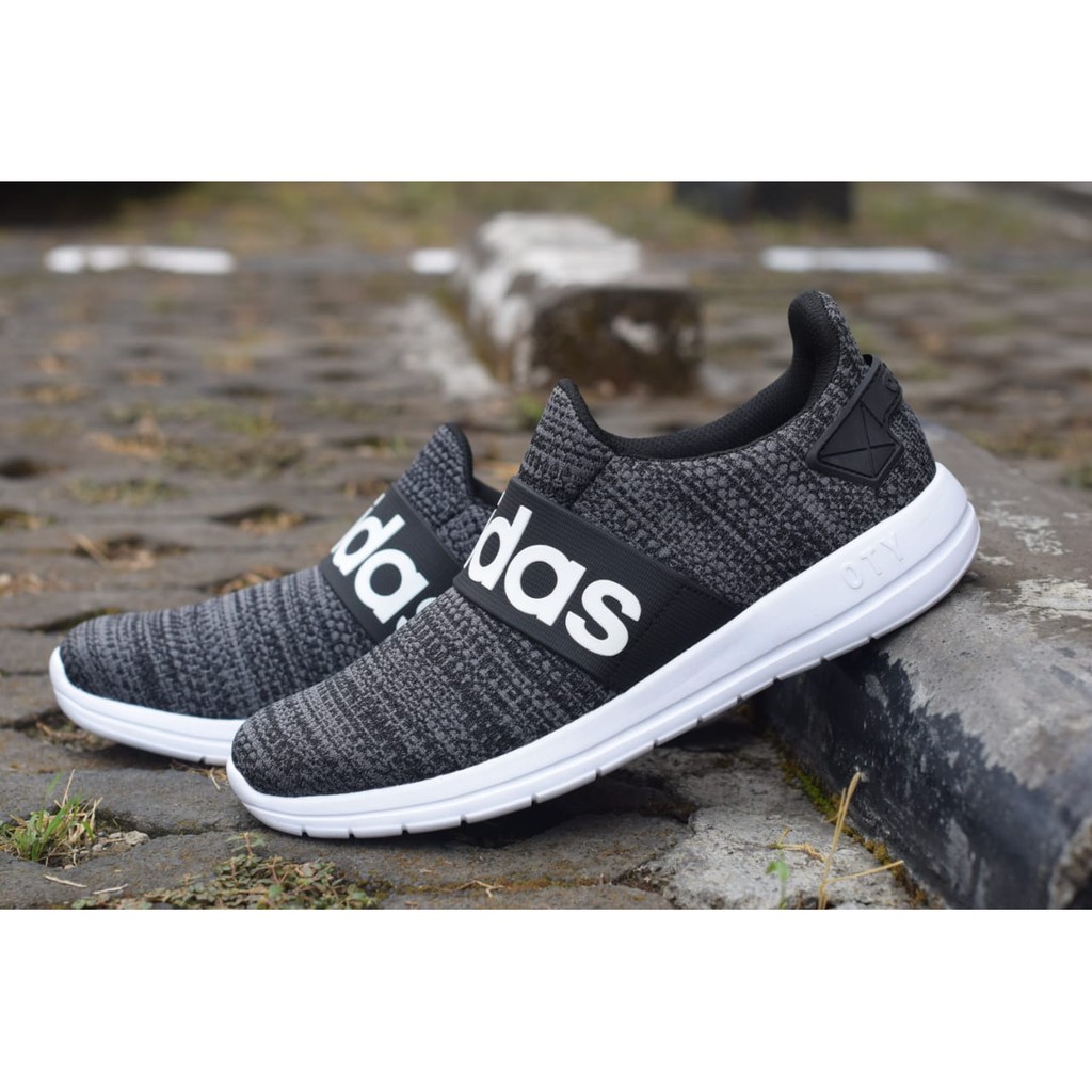 Sepatu Olahraga Pria Outdoor Running Adidas Sport Cloudfoam