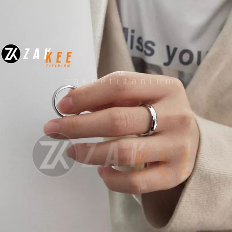 Cincin Pria Wanita Titanium Silver Polos Cincin Hadiah Pasangan Couple Anti Karat