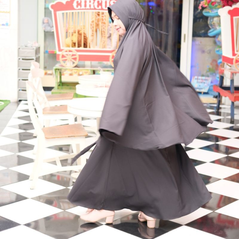 yumna set black