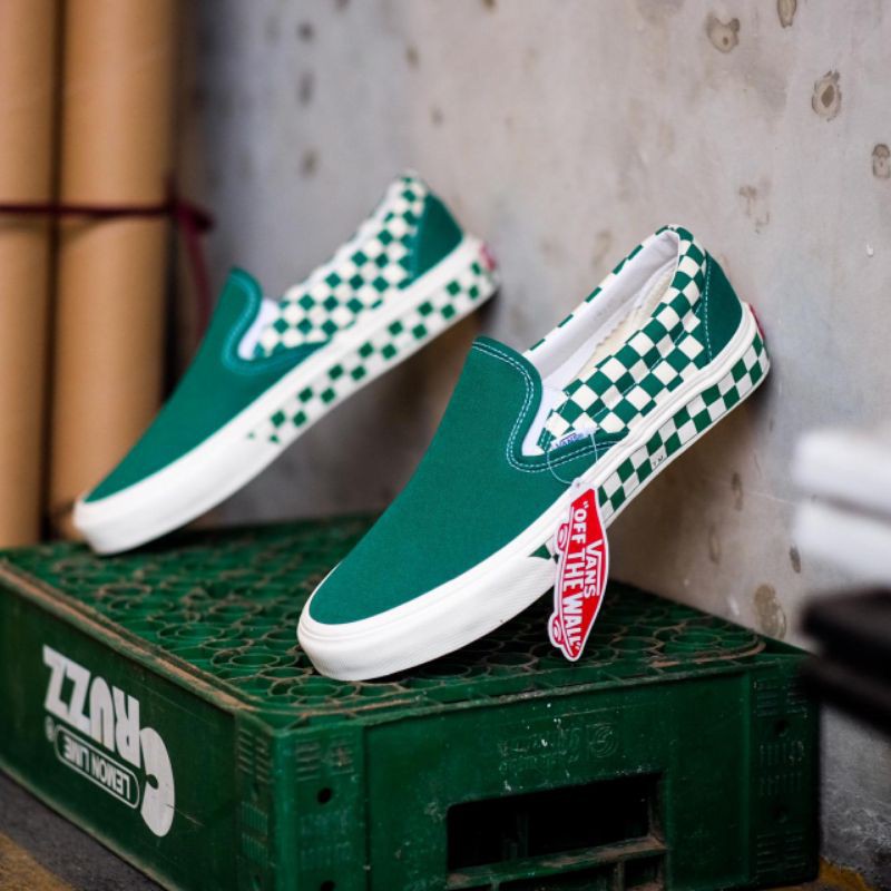 vans slip on checkerboard sidewall ultramar green