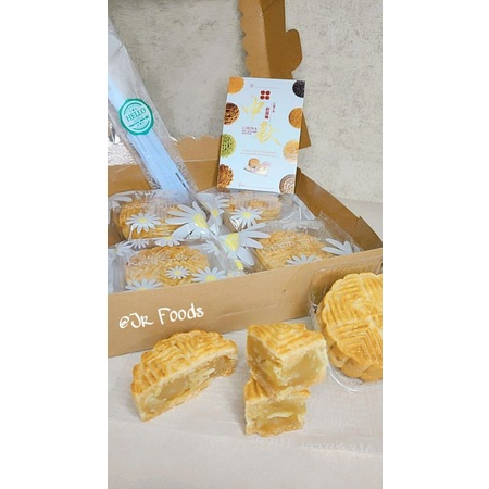 

Mooncake Lotus Almond / Kue bulan