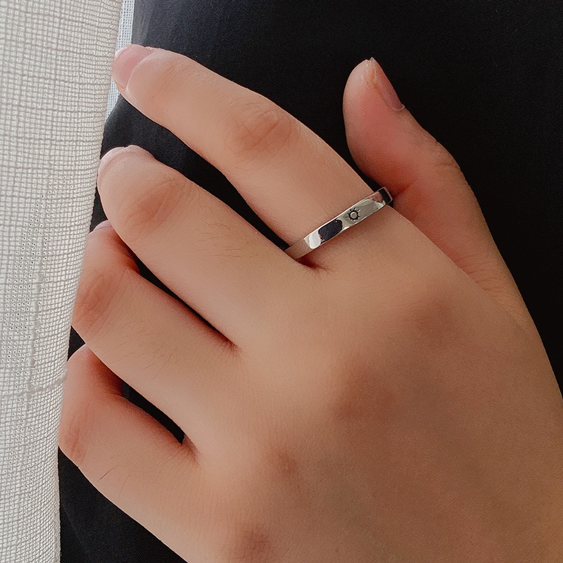 Cincin Bentuk Bulan Dan Matahari Gaya Retro