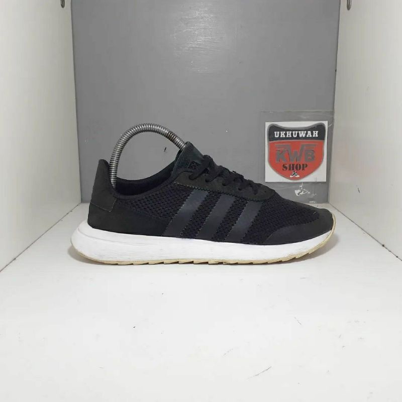 SEPATU ADIDAS FLASHBACK