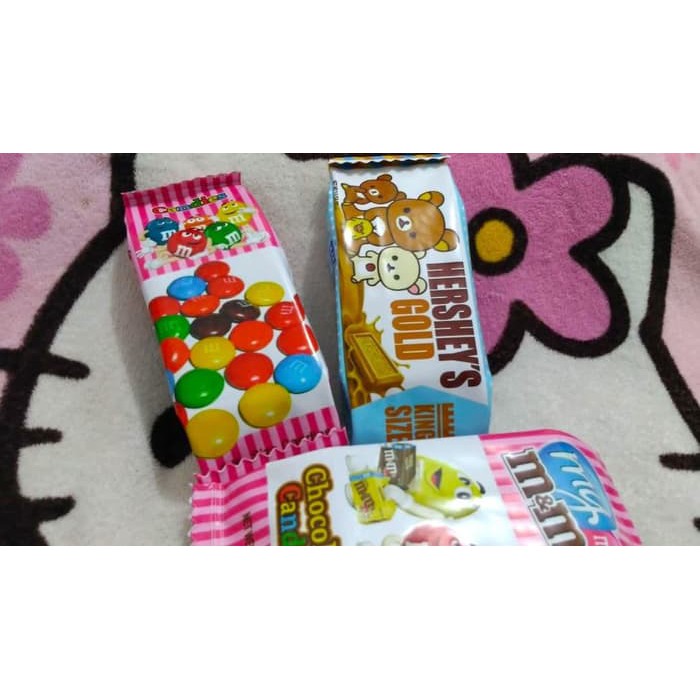 

Tempat Kotak Kantong Pensil Bentuk Kotak Coklat N Permen MnM Lucu Unik
