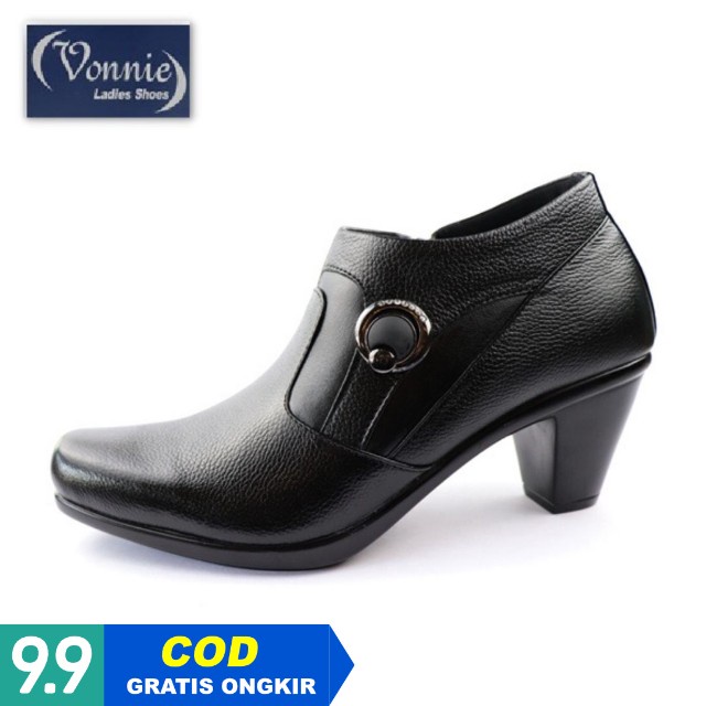 Sepatu Boots Wanita Vonnie CA180 hitam Tinggi Hak 7cm Kulit Asli