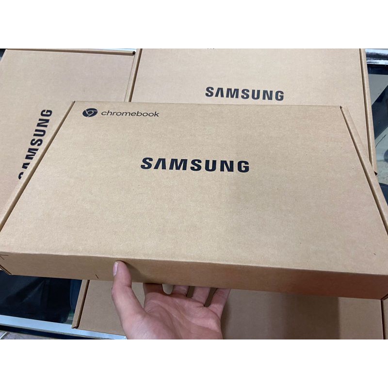 NEWW SAMSUNG CHROMEBOOK XE310XBA 4/32GB / platinum Garansi Resmi Sein