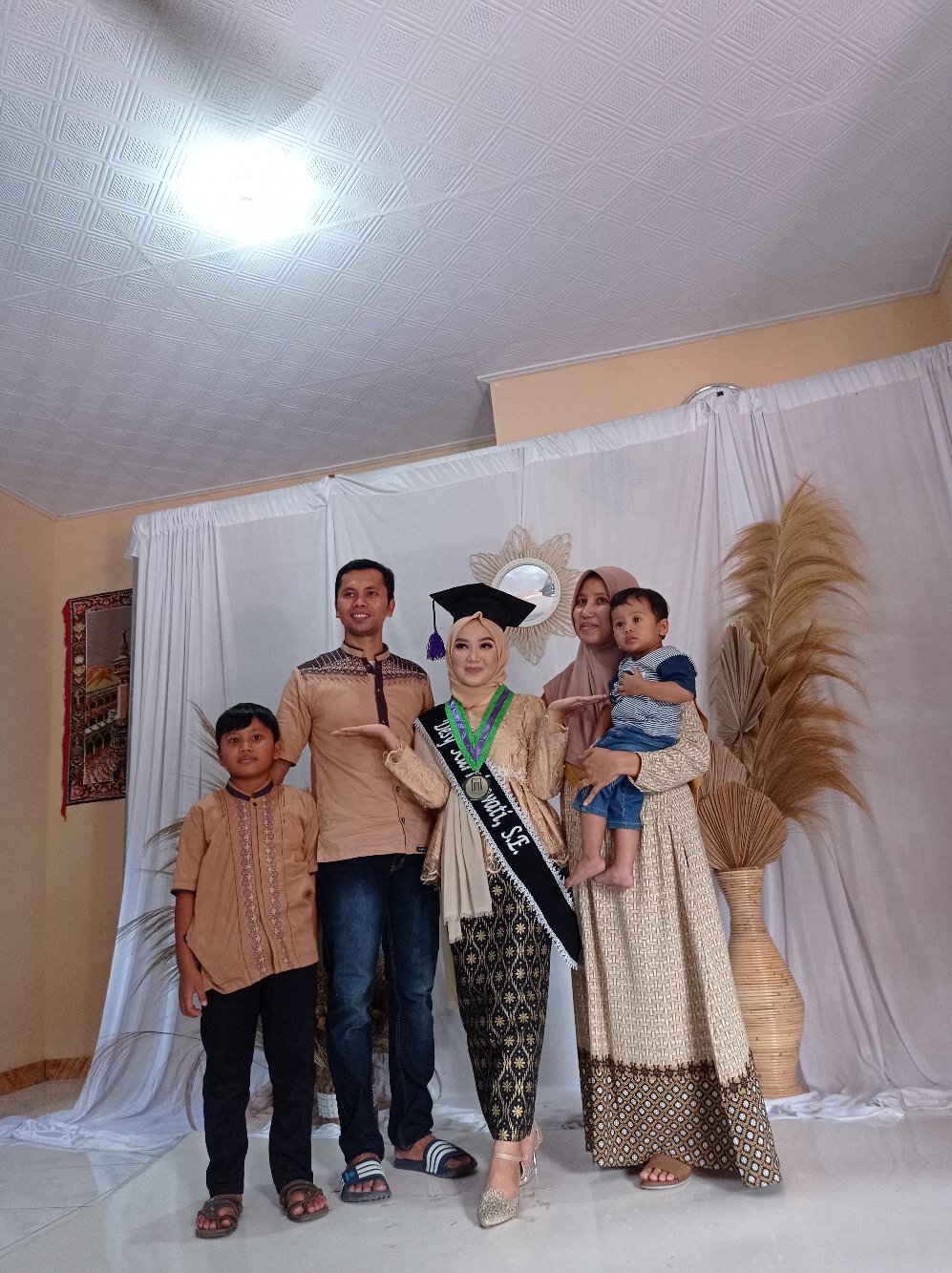 Couple Kebaya Rok Kemeja Motif Pradaa Gold