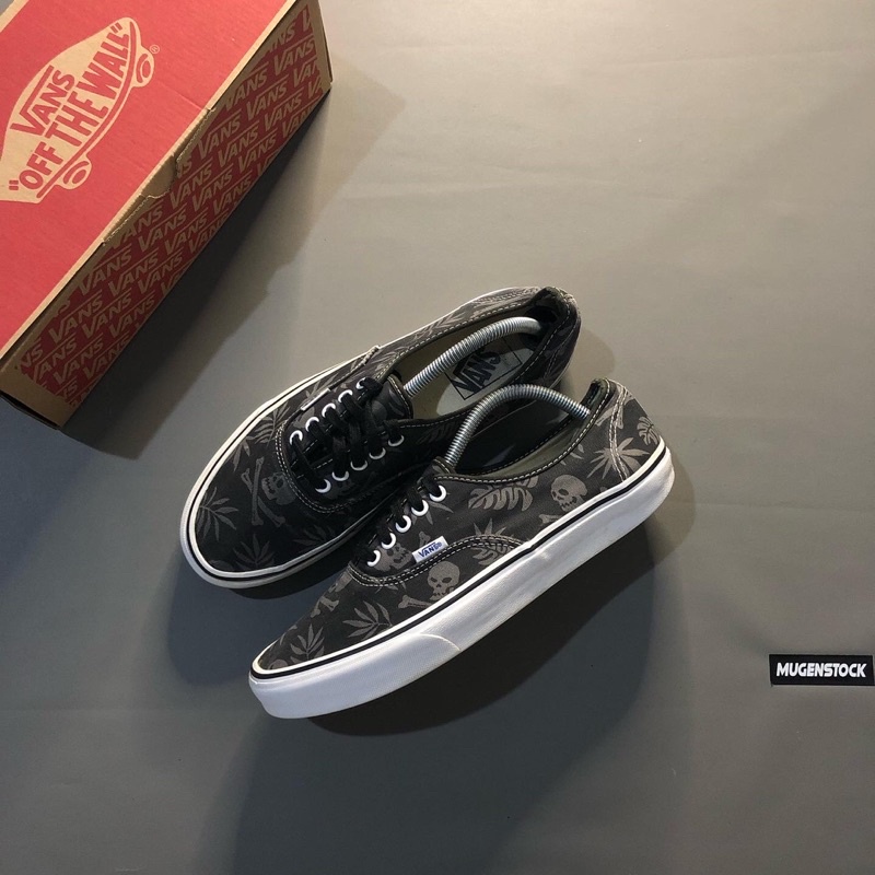 Vans Vandoren Aloha Skull size 44 (rare)