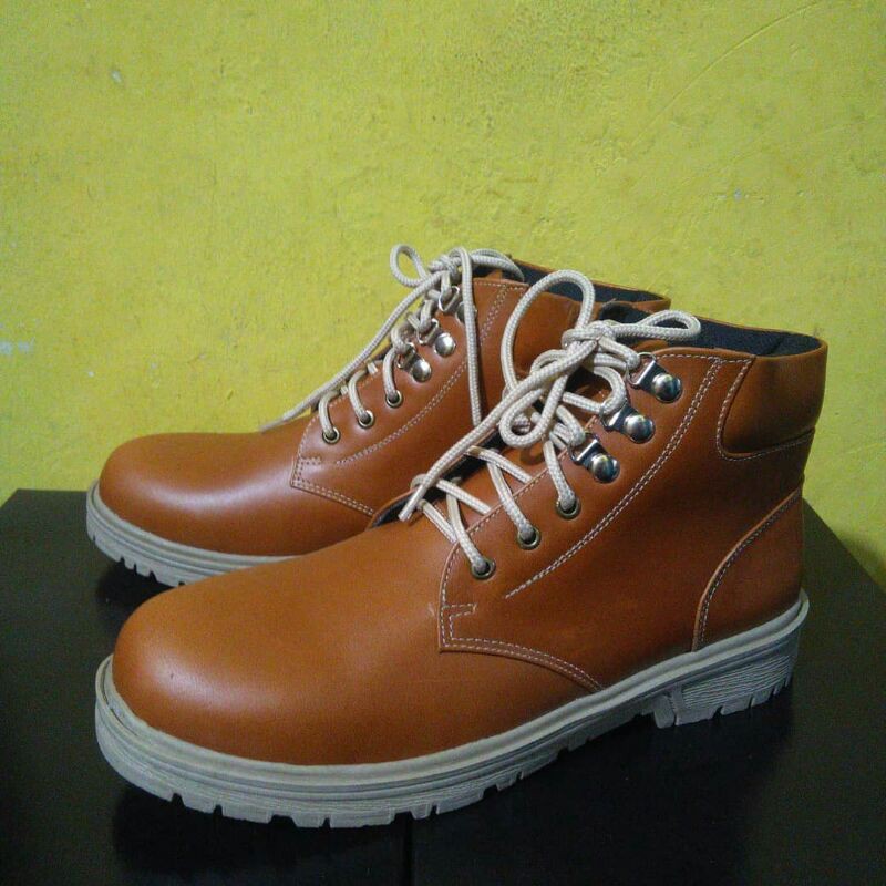Sepatu Boots Kulit Sukaregang Garut