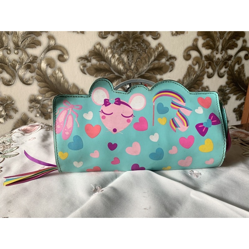 

SMIGGLE TEMPAT PENSIL