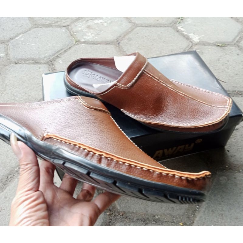 sandal sepatu kulit asli pria original murah berkualitas terbaru casual tready kekinian  bustong keren 100%