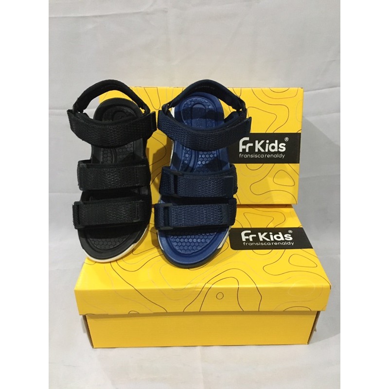 Sandal gunung anak FRANSISKA & RENALDY K.DAVIS 01