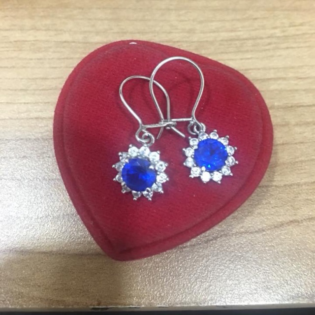 Anting kait LadyDi batu biru