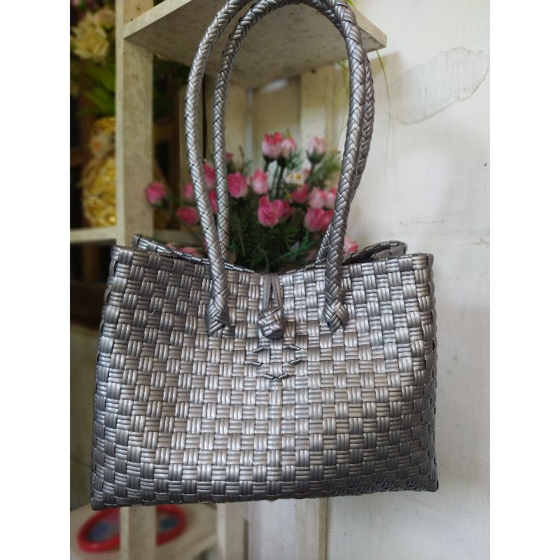 TAS ANYAM JALI-JALI PETTY BAG