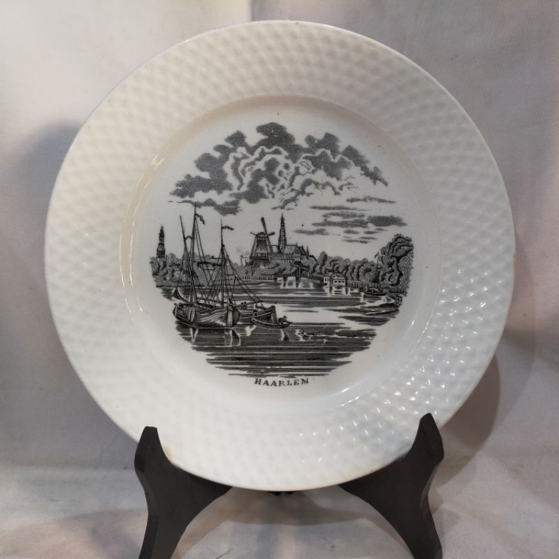 piring hias keramik antik eropa motif kapal laut