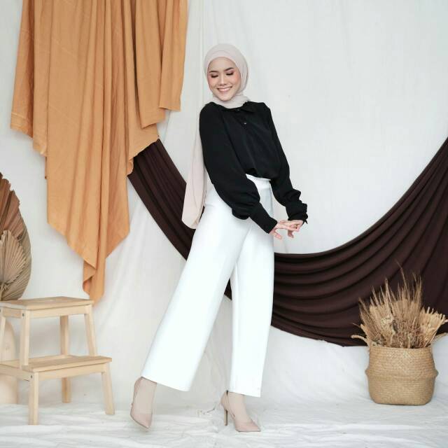 KALA BLACK WHITE TOP