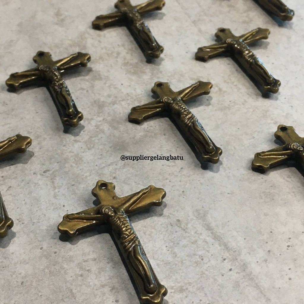 bandul SALIB YESUS etnik bakar resin BLACK GOLD bahan gelang kalung