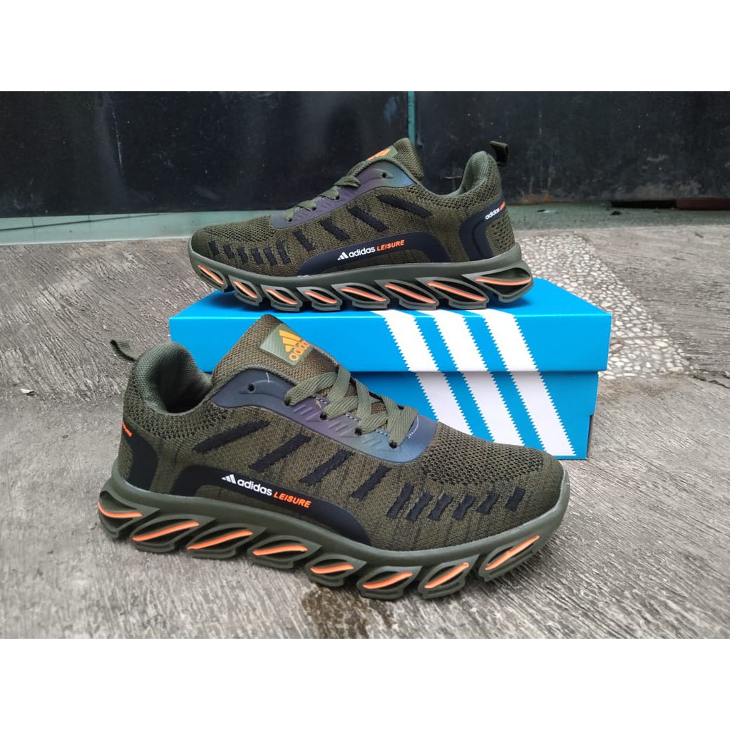 Sepatu Sneakers - ADIDAS LEISURE