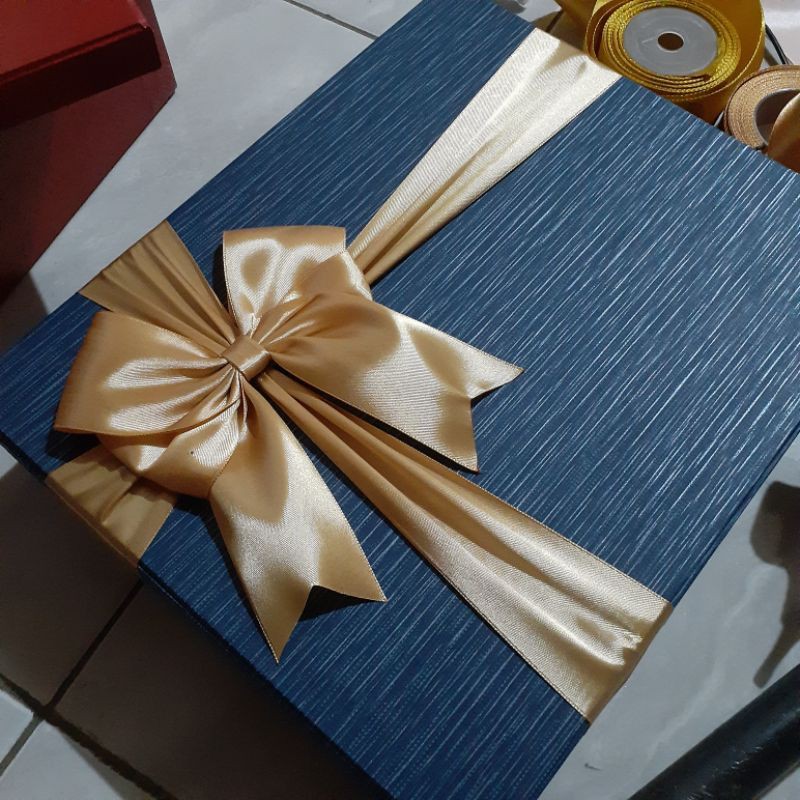 CUSTOM BOX KADO HAMPERS HADIAH CUSTOM SIZE DAN PILIH WARNA