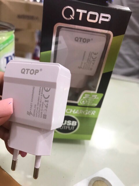 Batok charger Qtop 2Output 3.5A quick Fast charging