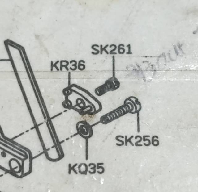 SK261 Baut 7 / 1324 Baut Sepatu Mesin Jahit Obras Kecil