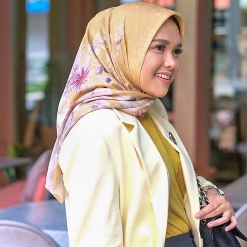 Buttonscarves Preloved Fiore Amber New as Is