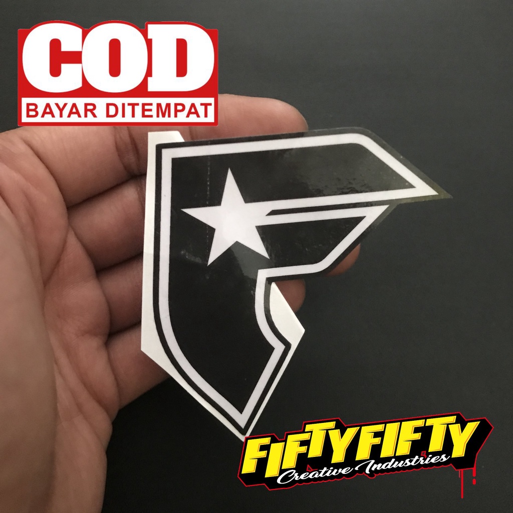 Stiker Print Cut FAMOUS LOGO Stiker Printing Laminasi Glossy Stiker Motor Mobil Helm Sudah Membentuk Pola Desain