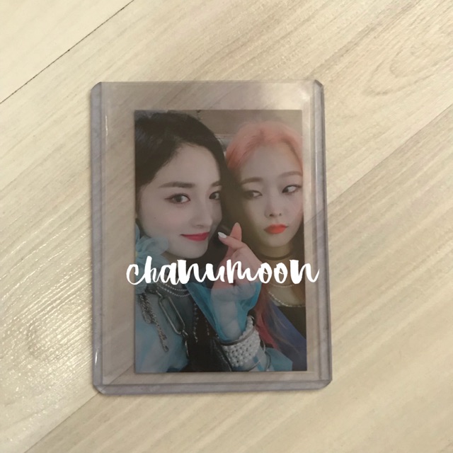 Pristin V showcase photocard