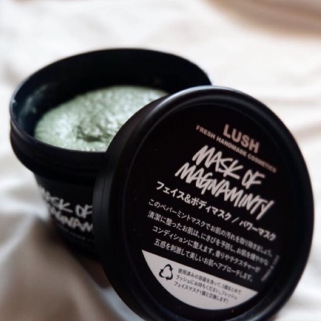 [PRE-ORDER] LUSH MASK OF MAGNAMINTY Masker Muka 125g