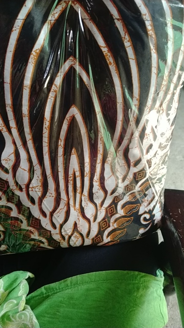 Batik Couple Pria Wanita Motif Ayam Ketawa