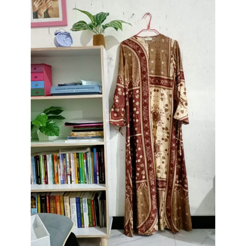 Agnia Dress by Wearing Klamby Preloved