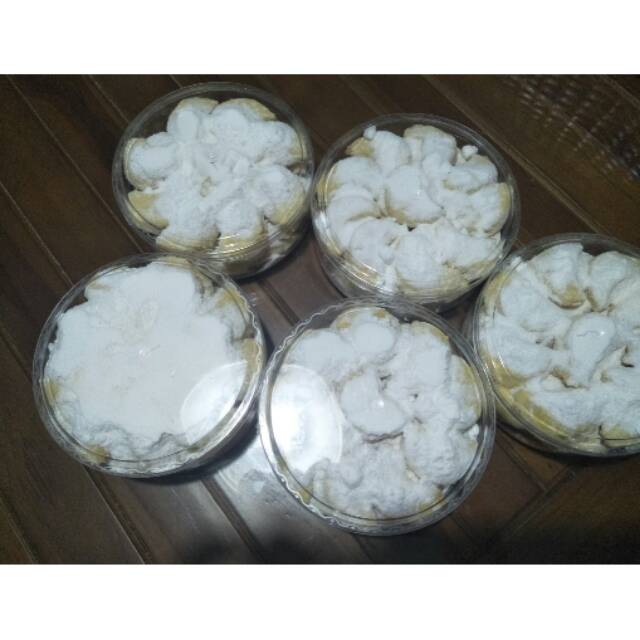 

Kue putri salju pyuuur,sangat lembut