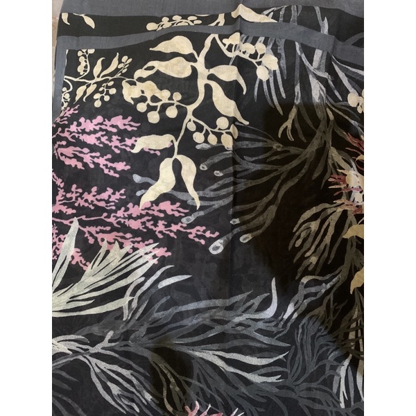 SEGIEMPAT VOALDENAY KW PREMIUM / HIJAB JILBAB SQUARE VOAL MOTIF LASER CUT-Motif 26