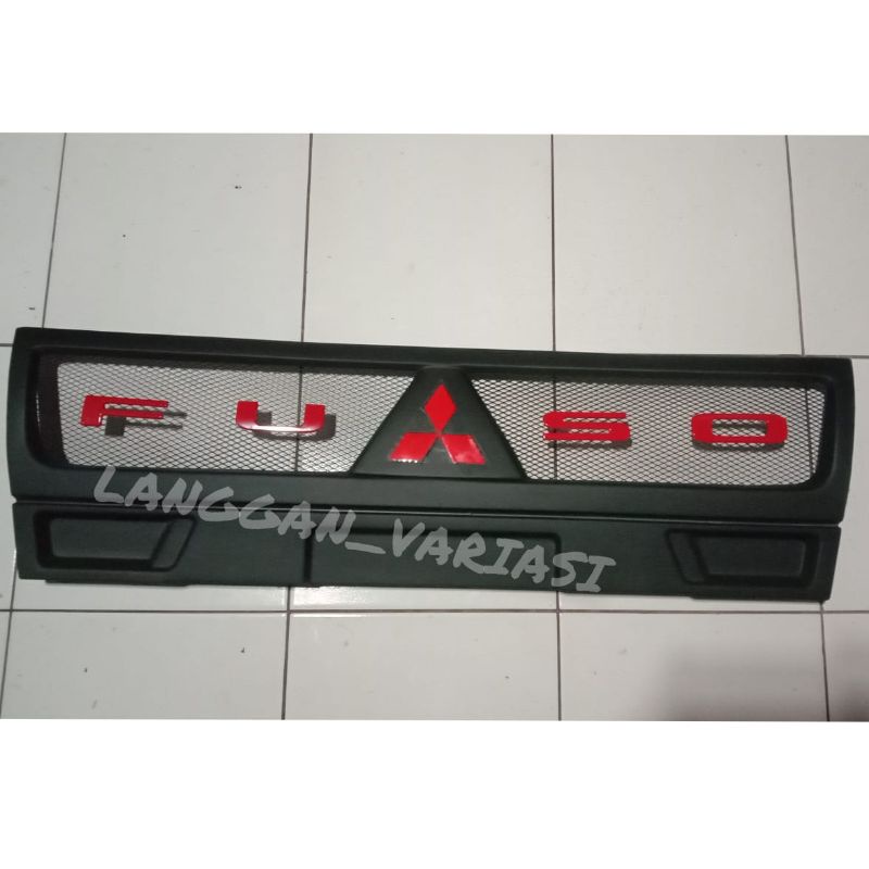 Grill mobil L300 model jaring 3 berlian dan emblem fuso