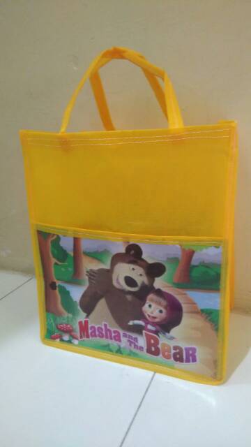 Tas ulang tahun marsa and the bear