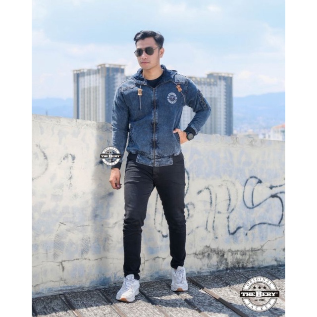 Jaket hoodie kupluk jeans denim biru muda pria cowok kasual